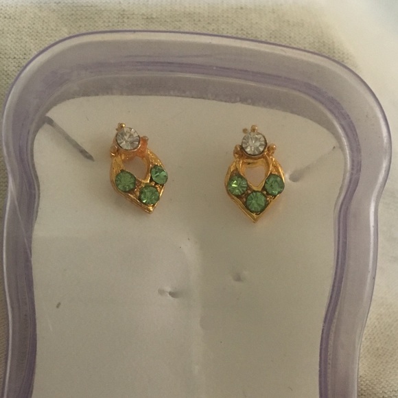 Golden earrings! - Picture 4 of 4